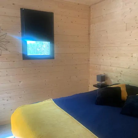 1 Contemporain Dans Son Ecrin De Verdure